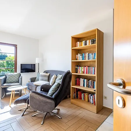 Henriette Apartament *